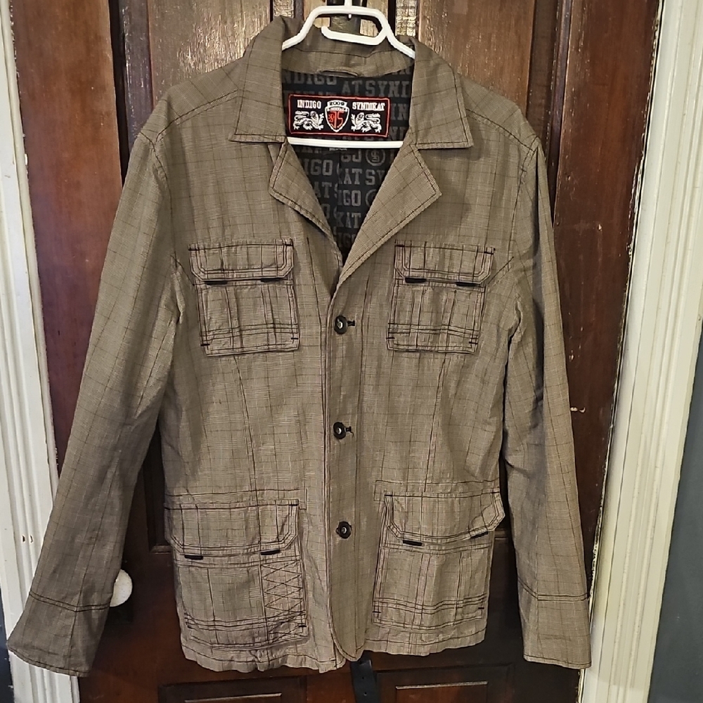 Brown Military Field Jacket with Classic Collared Design